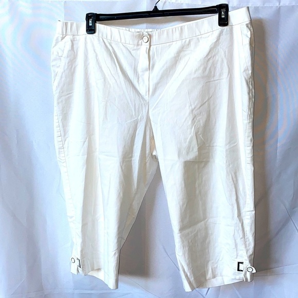 Larry Levine Woman Stretch Capris - Picture 1 of 9